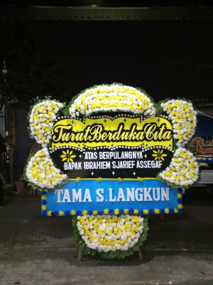 Papan Bunga Duka di Pentadu Barat
